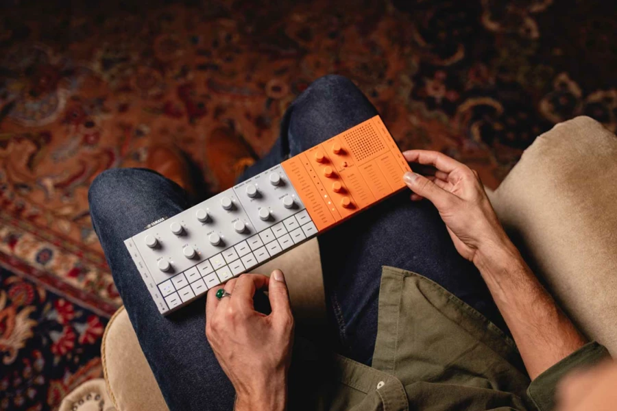 Yamaha SEQTRAK Orange egitana