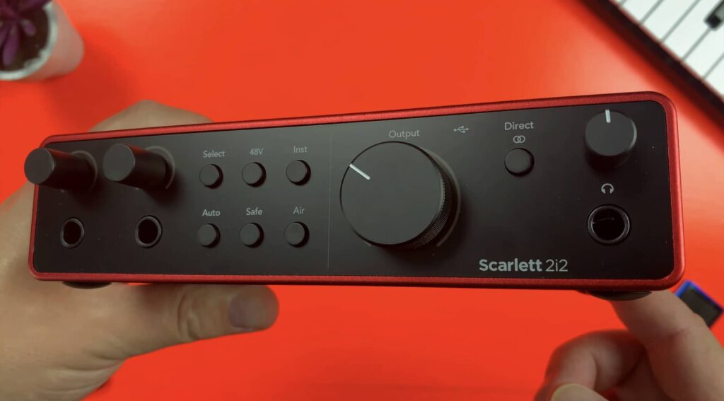 Focusrite Scarlett 2i2 4th Gen: La Interfaz de Audio Perfecta para Grabación Profesional 3 Focusrite Scarlett 2i2 4th Gen