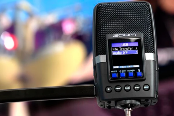 Zoom H2essential