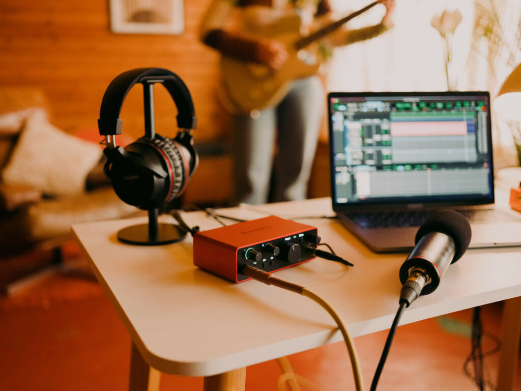 Focusrite Scarlett 2i2 4th Gen: La Interfaz de Audio Perfecta para Grabación Profesional 5 focusrite scarlett 4th geN