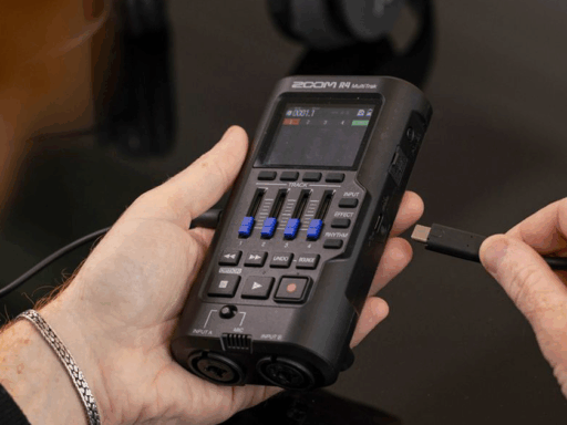 zoom R4 CAPA