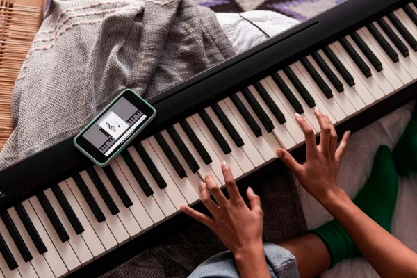 Roland FP-10: El piano digital compacto que redefine lo que significa empezar con calidad 5 Fp10 capa