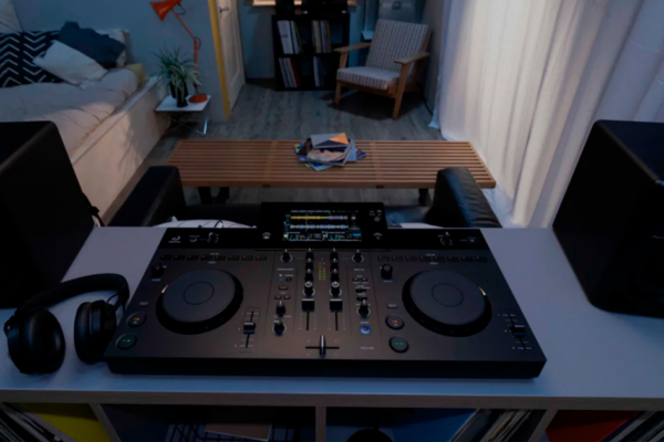 AlphaTheta XDJ-AN: La Nueva Generación de Sistemas All-in-One para DJs 6 AlphaTheta XDJ-AN - AlphaTheta XDJ-AN: La Nueva Generación de Sistemas All-in-One para DJs